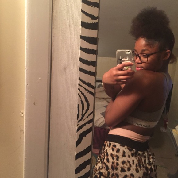 Meet your Posher, Jillian - Picture 1 of 1